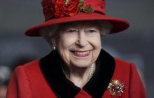 Королева Елизавета II поздравила принца Гарри и Меган Маркл с рождением дочери
