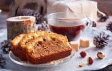 Вкусный чайный пирог с вареньем: выпекаем из того, что всегда под рукой