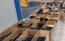 Румунські прикордонники затримали доверху забиту зброєю вантажівку на кордоні з Україною – ЗМІ (фото)