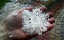 Градом побило овочі, а машини - по вікна у воді: Україною прокотилася негода (фото, відео)