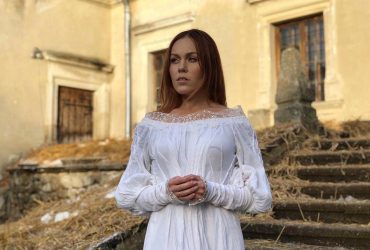ALYOSHA выпустила клип на песню "Лебеди"