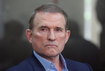 Не потрібен ні Росії, ні Україні: Подоляк розповів, що Медведчук інтенсивно дає показання