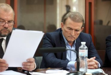 Данілов не виключає, що через Медведчука слідчі можуть вийти на Порошенка