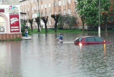 Heavy downpour floods streets in Ukraine's Chervonohrad