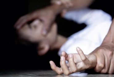 Друг попросил: в России полицейский ради наказания изнасиловал 18-летнюю девушку