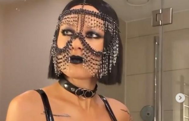 "Там и оставайся": жену Лещенко Dj Nastia раскритиковали за выступление на секс-вечеринке в Москве (видео)