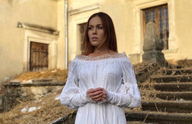 ALYOSHA выпустила клип на песню "Лебеди"