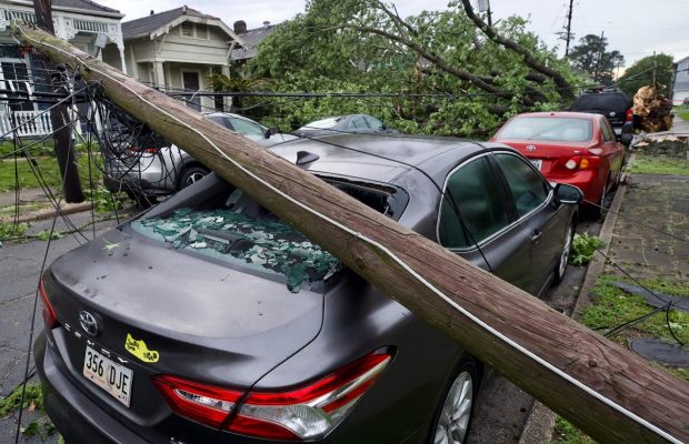 Руйнівний торнадо у США: тисячі американців залишилися без світла (фото, відео)