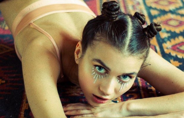 У крові та з пістолетом: Jerry Heil показала сцену з нового кліпу (відео)