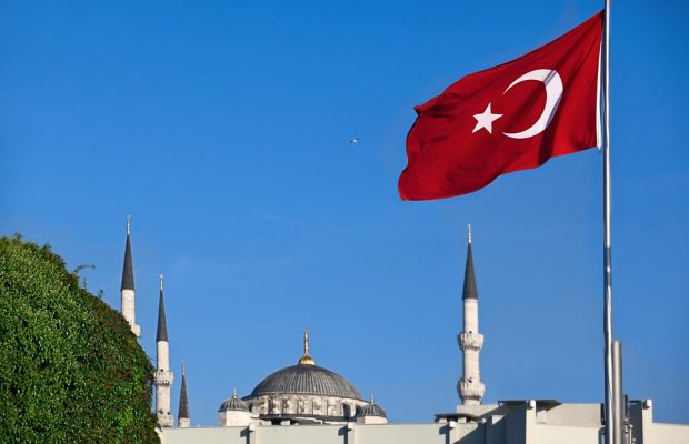 Turkish Airlines перестала принимать российскую платежную карту "Мир"