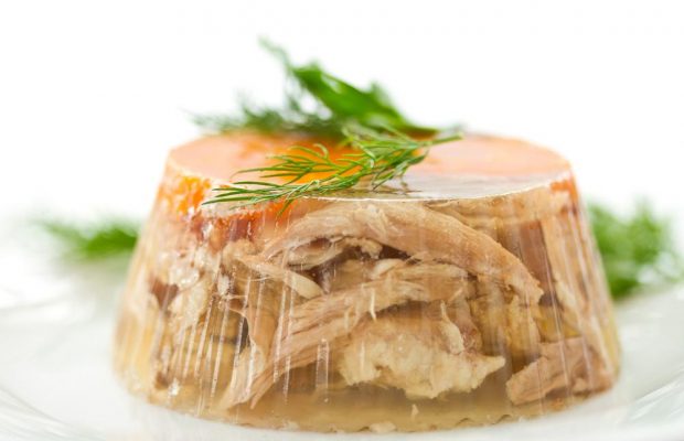 Апетитний курячий холодець: прості рецепти приготування традиційної страви