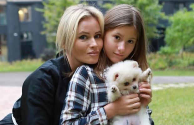 13-летняя дочь российской ведущей Даны Борисовой вскрыла вены в школе из-за ее гулянок (фото)