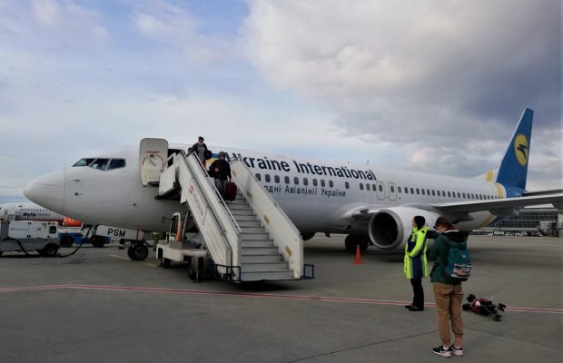 Авіакомпанія "МАУ" подовжила зупинку рейсів до кінця весни