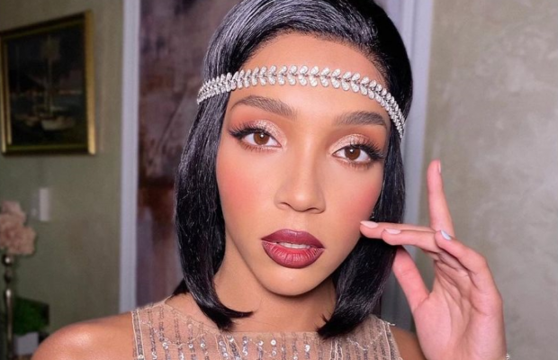 В сексуальном боди на капоте: участница "Холостяка-11" подразнила фанов дерзким образом (фото)