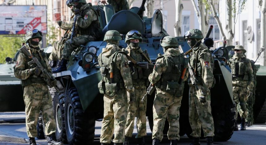 Стало известно, сколько российских военных находится на оккупированном Донбассе