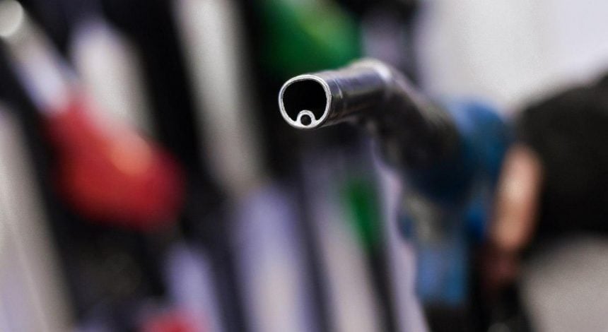 Низка українських АЗС припинили продаж "преміального" палива: що трапилося
