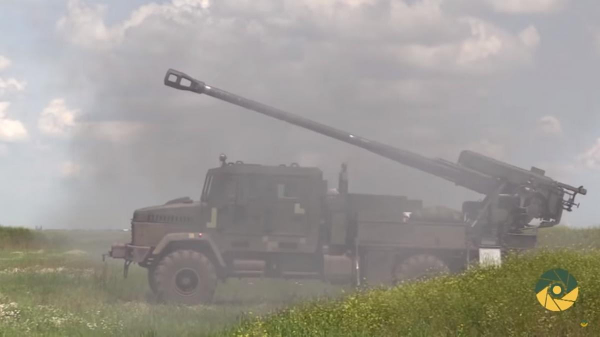 САУ 2С22 "Богдана" виконана в натовському 155-мм калібрі / скріншот з відео САУ 2С22 "Богдана" виконана в натовському 155-мм калібрі / скріншот з відео