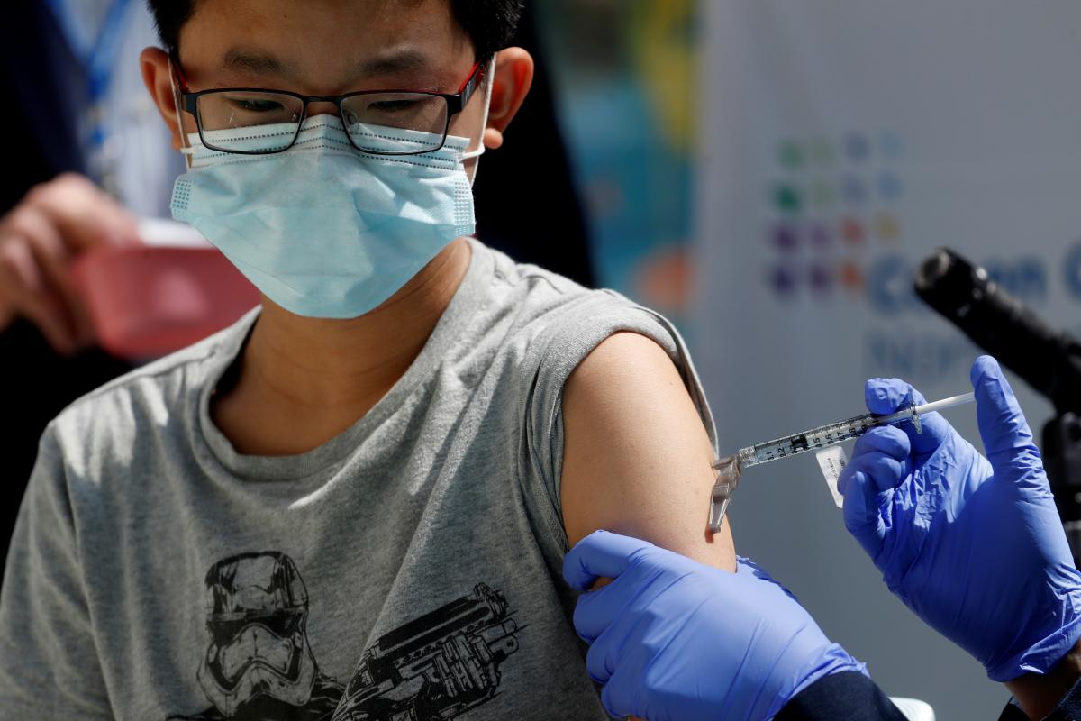 В Южной Корее будут использовать комбинацию вакцин AstraZeneca и Pfizer  / фото REUTERS