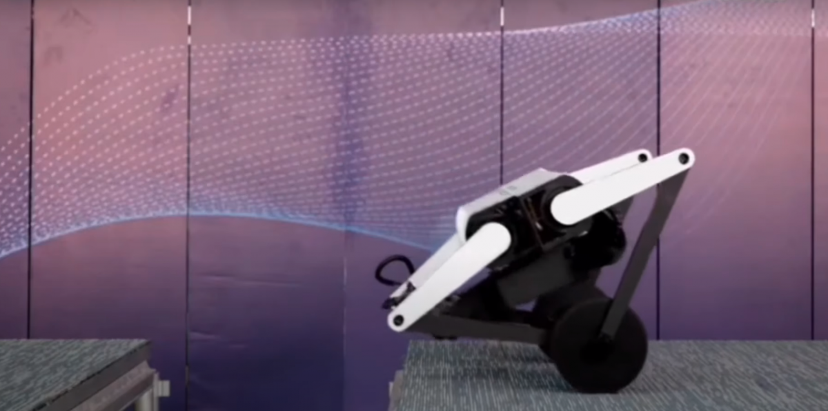 Благодаря маятнику двухколесный робот Ollie может выполнять трюки с прыжками / скриншот