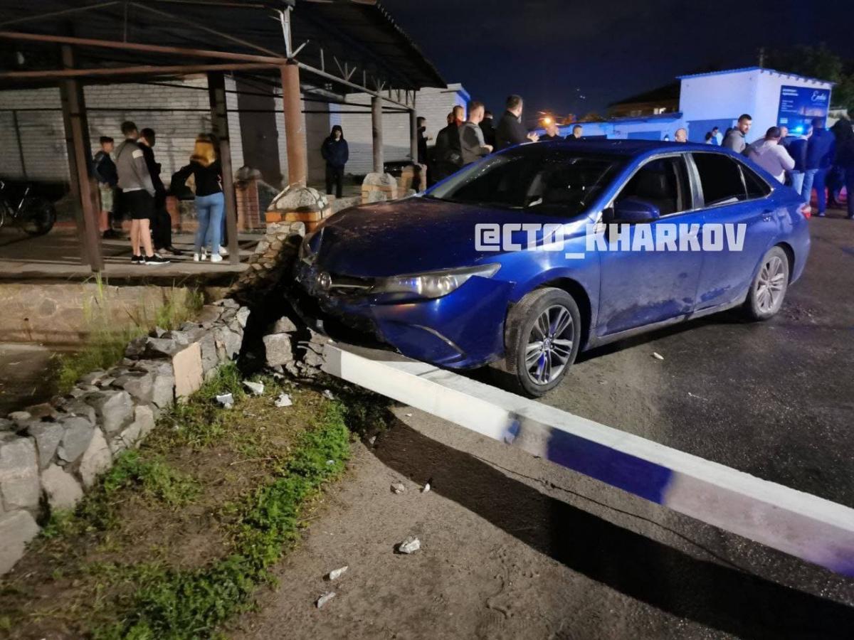 После ДТП возле Харькова разгорелся конфликт со стрельбой / фото t.me/kharkivlife После ДТП возле Харькова разгорелся конфликт со стрельбой / фото t.me/kharkivlife