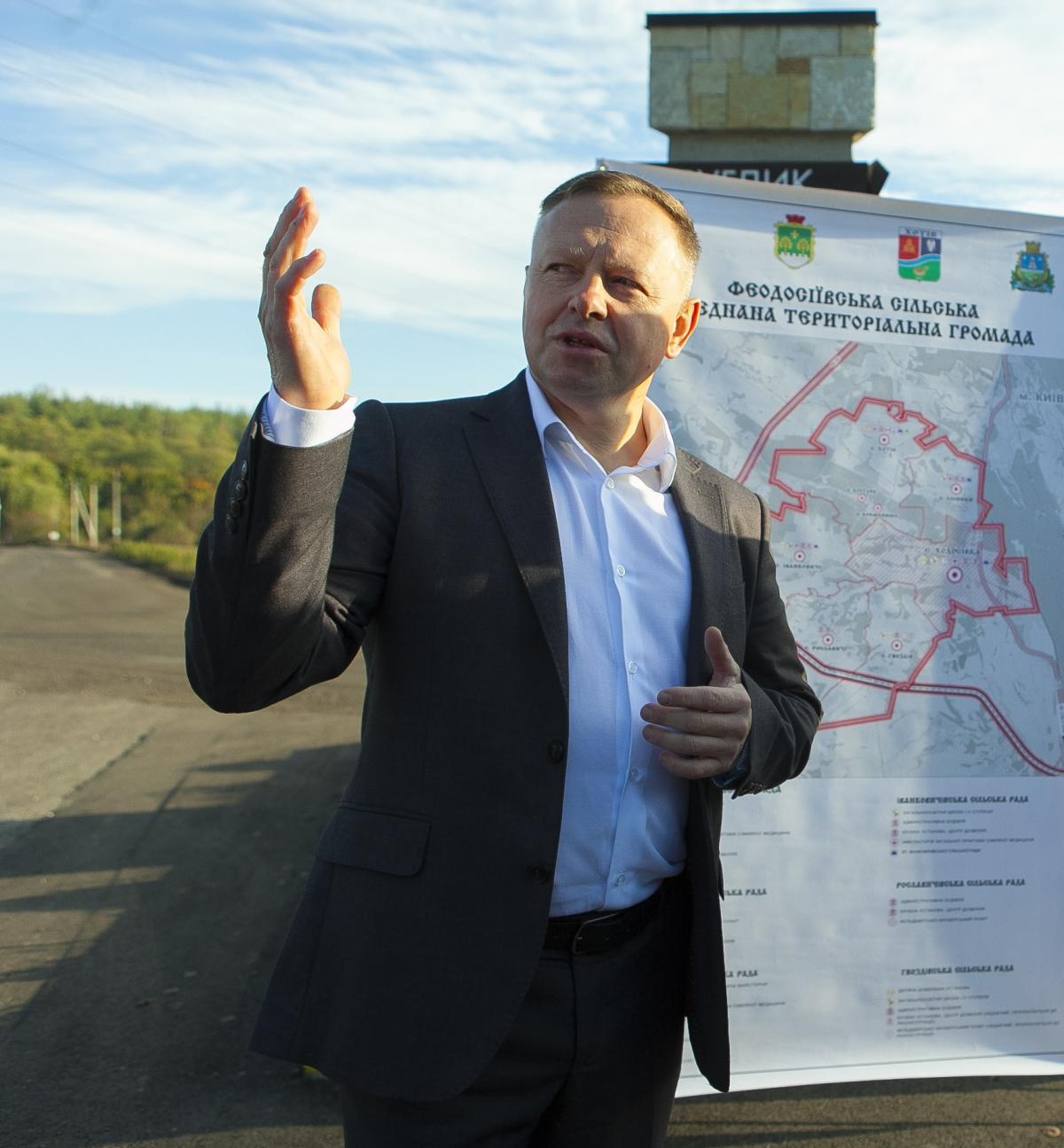 Жителі Ходосівки відкликатимуть сільського голову через забудову чернечого лісу Жителі Ходосівки відкликатимуть сільського голову через забудову чернечого лісу