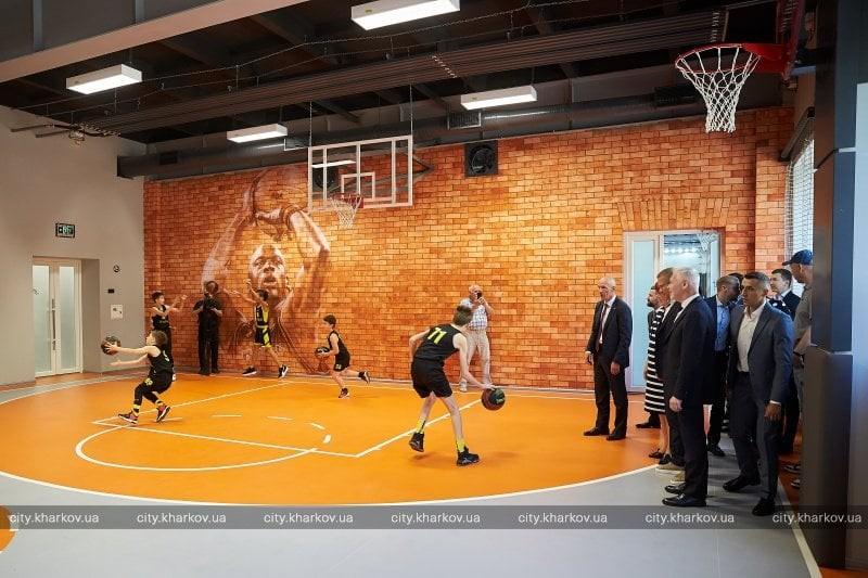 Терехов відкрив у Харкові сучасний спорткомплекс для дітей (фото) Терехов відкрив у Харкові сучасний спорткомплекс для дітей (фото)