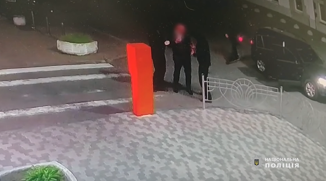 Поліція інсценувала вбивство бізнесмена, аби викрити замовників злочину / Скріншот з відео Поліція інсценувала вбивство бізнесмена, аби викрити замовників злочину / Скріншот з відео