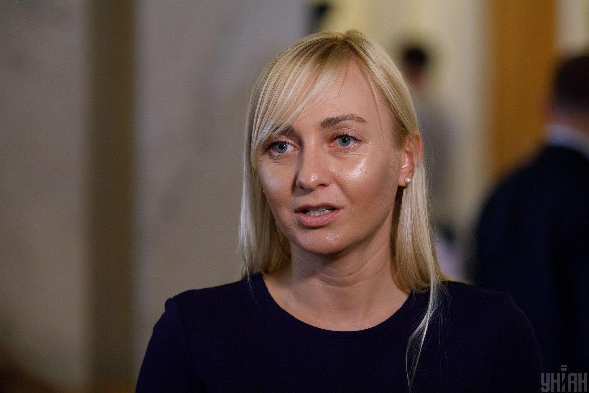 Муж нардепа Устиновой в США, но она против уклонистов / фото УНИАН, Александр Кузьмин Муж нардепа Устиновой в США, но она против уклонистов / фото УНИАН, Александр Кузьмин