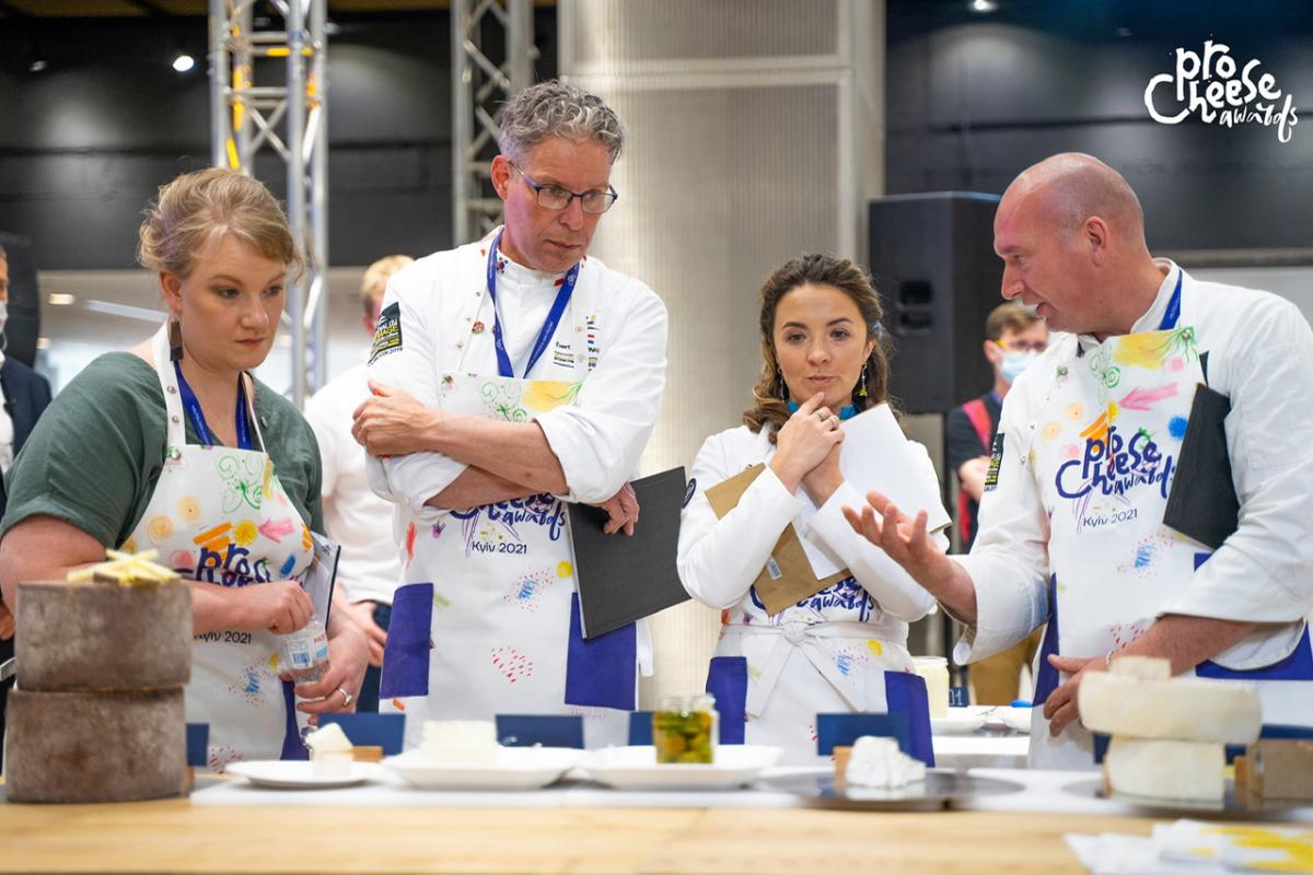 Обрано сир, який представлятиме Україну на міжнародному конкурсі World Cheese Awards Обрано сир, який представлятиме Україну на міжнародному конкурсі World Cheese Awards