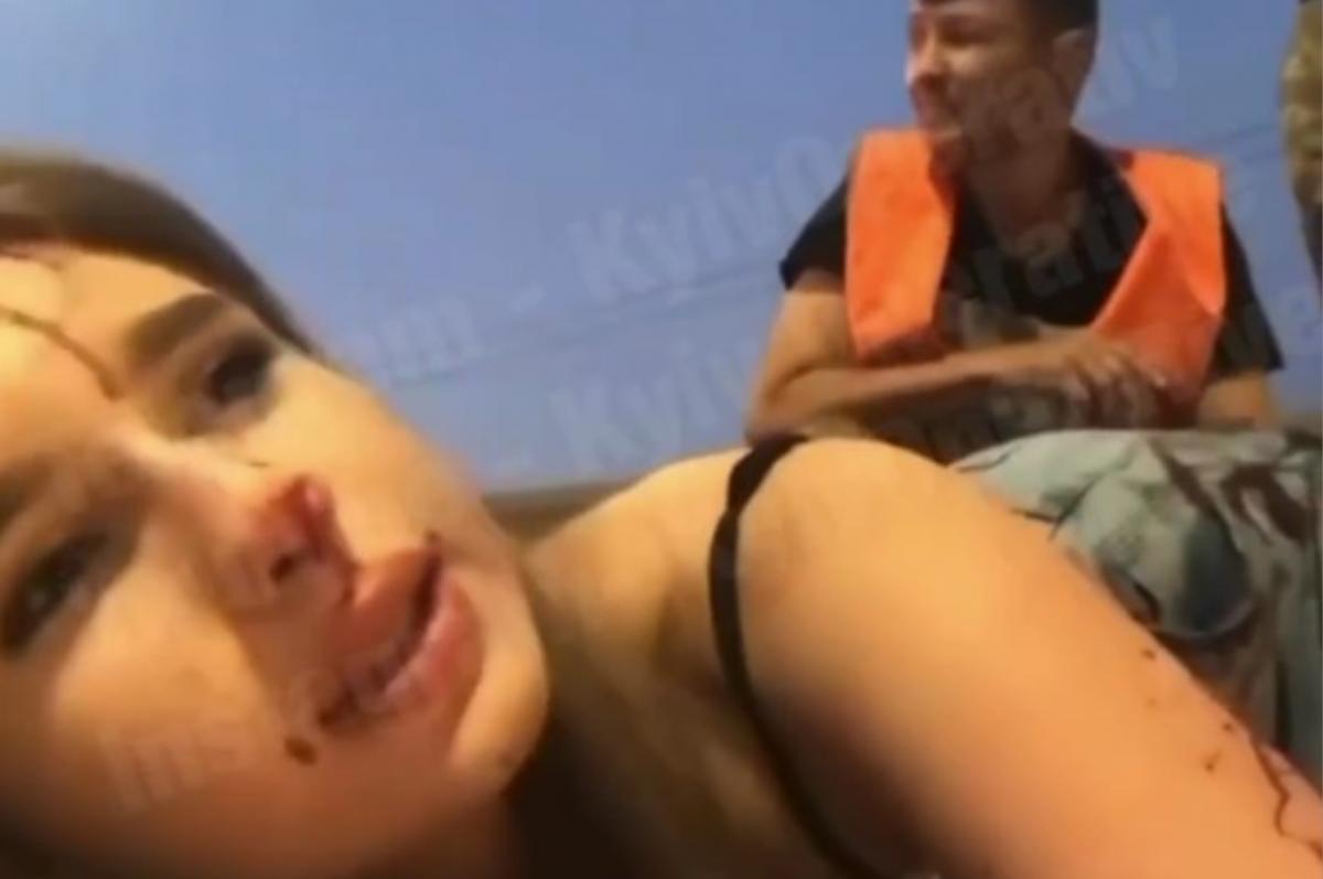 Водночас дівчина запевняла, що все добре / скріншот з відео Водночас дівчина запевняла, що все добре / скріншот з відео