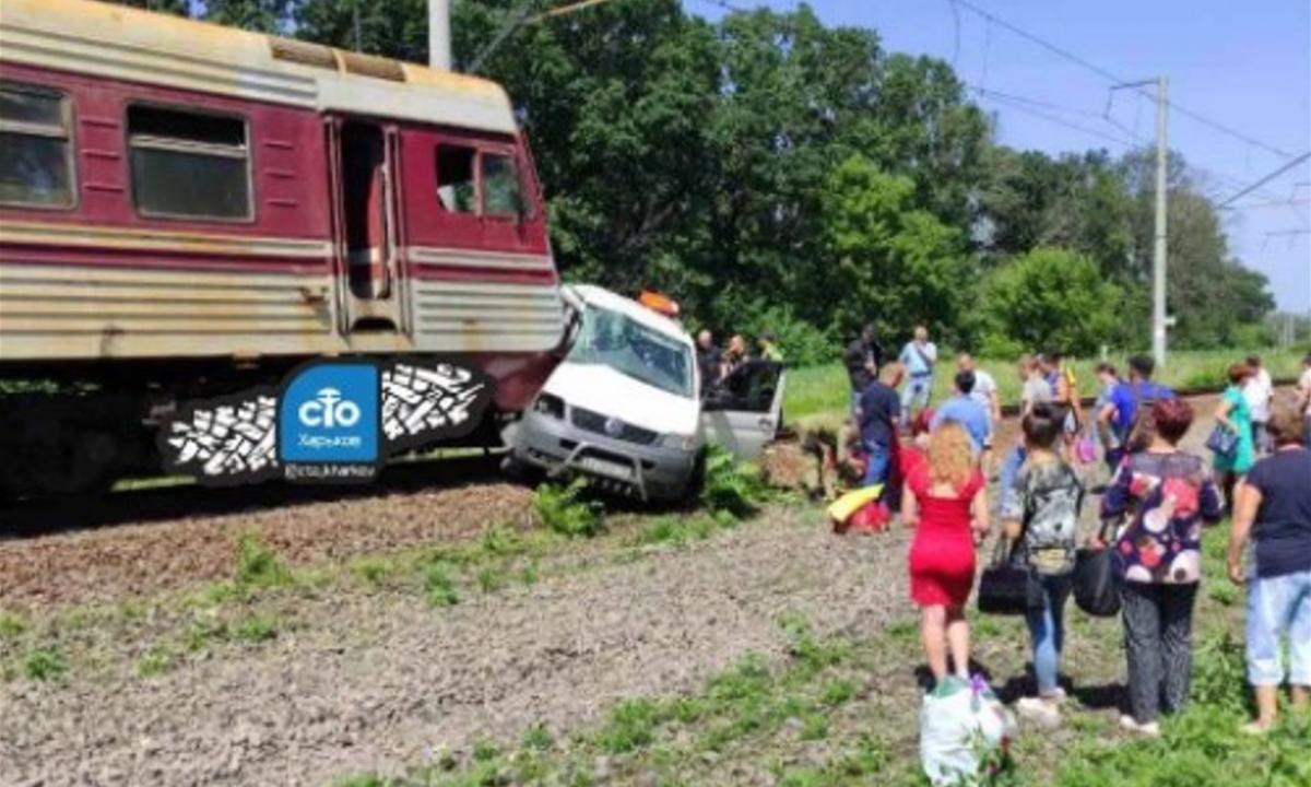 Пасажирів у салоні не було / фото "Автомобільний Харків" Пасажирів у салоні не було / фото "Автомобільний Харків"