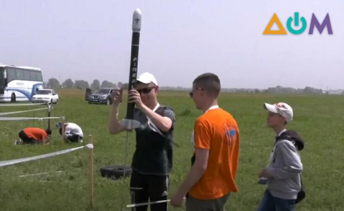 Щоб бережливо піднімати ракету, спортсмени враховували насамперед вітер / Скріншот Щоб бережливо піднімати ракету, спортсмени враховували насамперед вітер / Скріншот