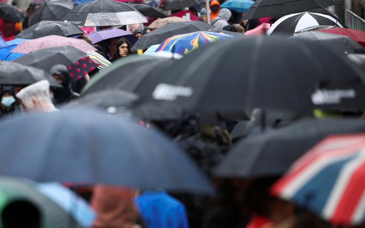 У Києві очікується холодна й дощова погода / фото REUTERS У Києві очікується холодна й дощова погода / фото REUTERS