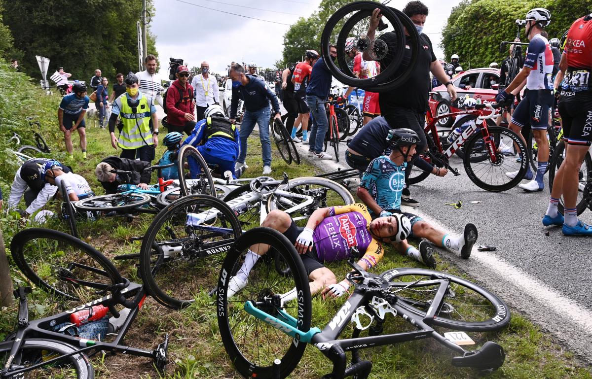 Велосипедисты получили травмы / фото REUTERS
