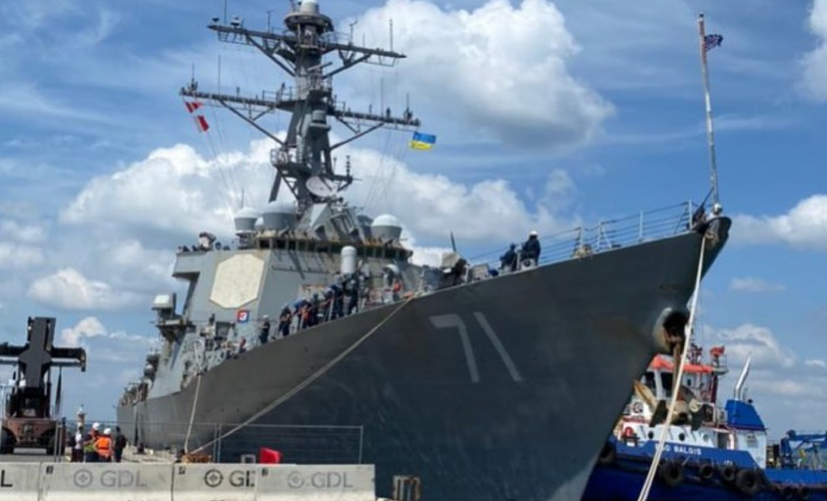 Американский эсминец USS Ross в одесском порту / фото facebook.com/SeaBreezeexercise