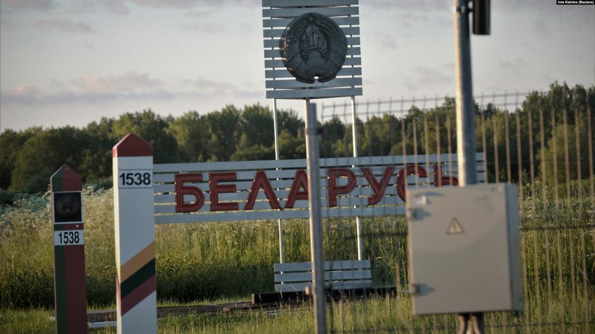 В этом году более 550 человек пытались незаконно въехать в Литву из соседней Беларуси / фото REUTERS В этом году более 550 человек пытались незаконно въехать в Литву из соседней Беларуси / фото REUTERS