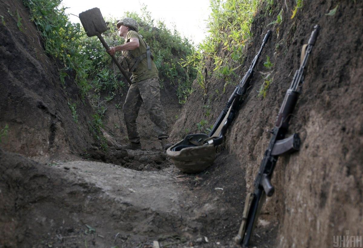 Окупанти поранили українського військового / фото УНІАН, Степанов Анатолій Окупанти поранили українського військового / фото УНІАН, Степанов Анатолій
