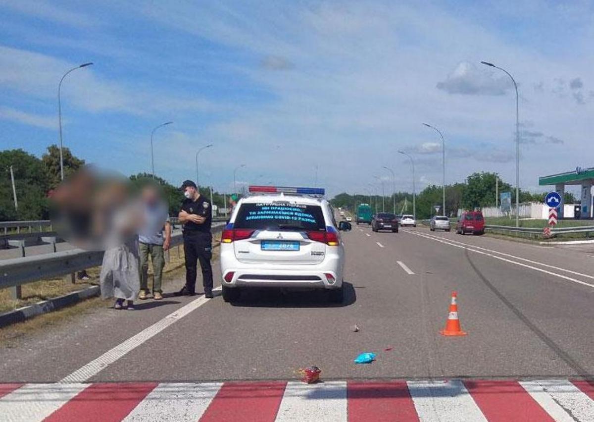 Водій збив дитину на "зебрі" / фото pl.npu.gov.ua Водій збив дитину на "зебрі" / фото pl.npu.gov.ua