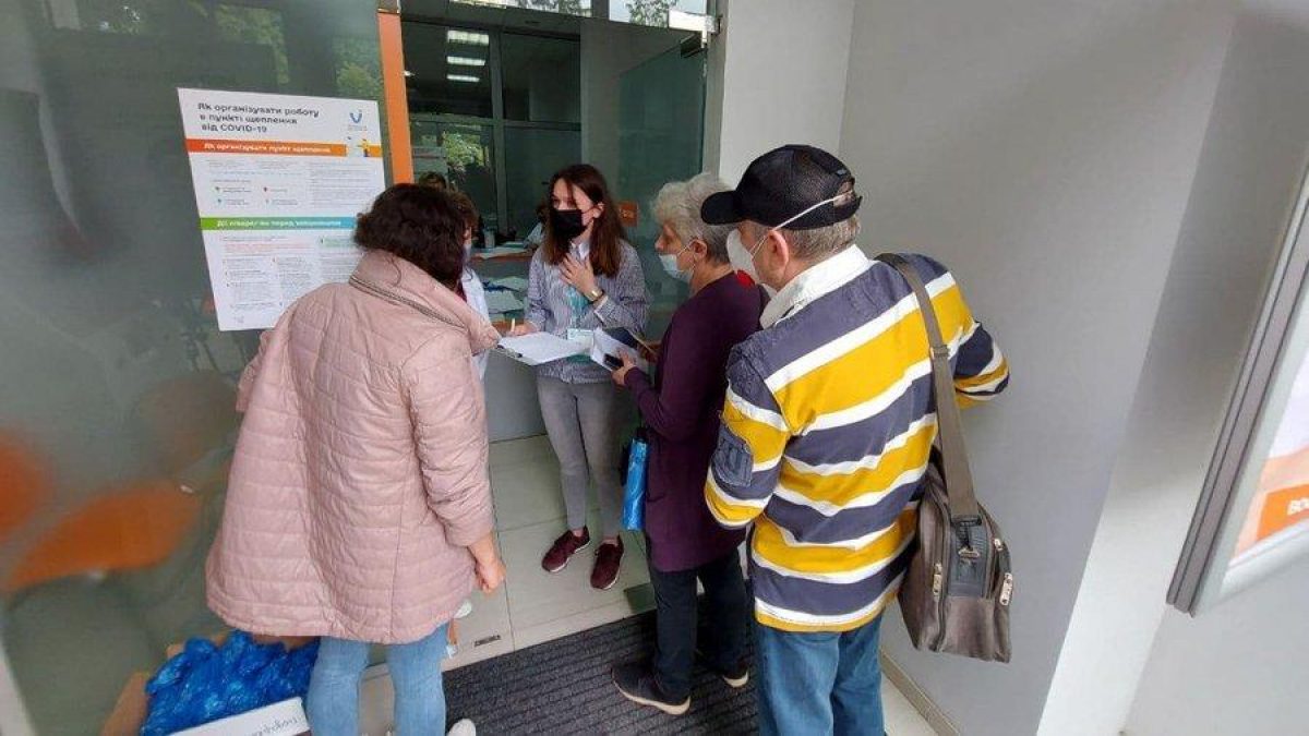 Pictures Vaccination centers in Kyiv, Kharkiv, Lviv 12 June 2021