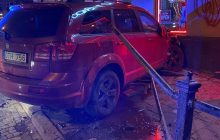 У Львові п’яний водій, втікаючи від поліції, врізався в іномарку і в’їхав у будинок (фото)