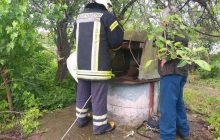 На Черкащині пенсіонерка надивилася жахливих новин та сховалася у 20-метровій криниці (фото)