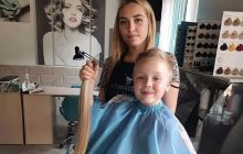 На Хмельниччині другокласниця зрізала своє довге волосся, щоб допомогти онкохворій дівчинці (фото)
