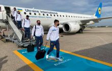 Сборная Украины прилетела в Амстердам, где проведет первый матч Евро-2020 (фото)