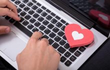Брачное агентство vs интернет. Легко ли современному человеку найти себе пару