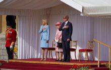 Королева Елизавета II встретилась с Байденом и его супругой (фоторепортаж)