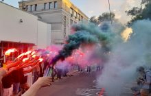 Возле МВД жгли фаеры в день рождения Гандзюк (фоторепортаж, видео)