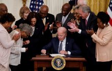 В США день отмены рабства сделали федеральным праздником