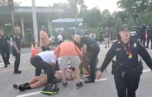 У США пікап протаранив натовп на прайд-параді (відео)
