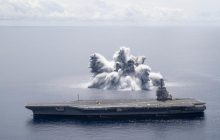 Американские военные испытали авианосец, взорвав возле него 18-тонну бомбу (видео)