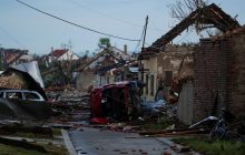 На Чехию обрушился мощный торнадо: разрушены деревни, пострадали 300 человек (фото, видео)